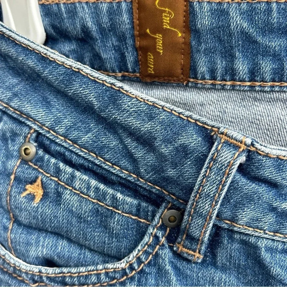 Women’s Aura by Wrangler Low Rise Bootcut Medium Wash Riding Jeans / 4P Tall - Picture 6 of 9